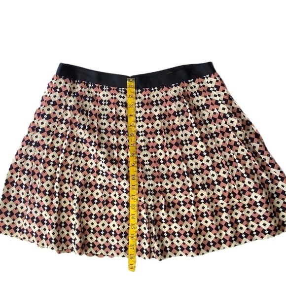 J. Crew Women’s Navy, Pink, Cream Diamond Print Pleated Skirt 100% Silk Size 10 - Picture 9 of 11